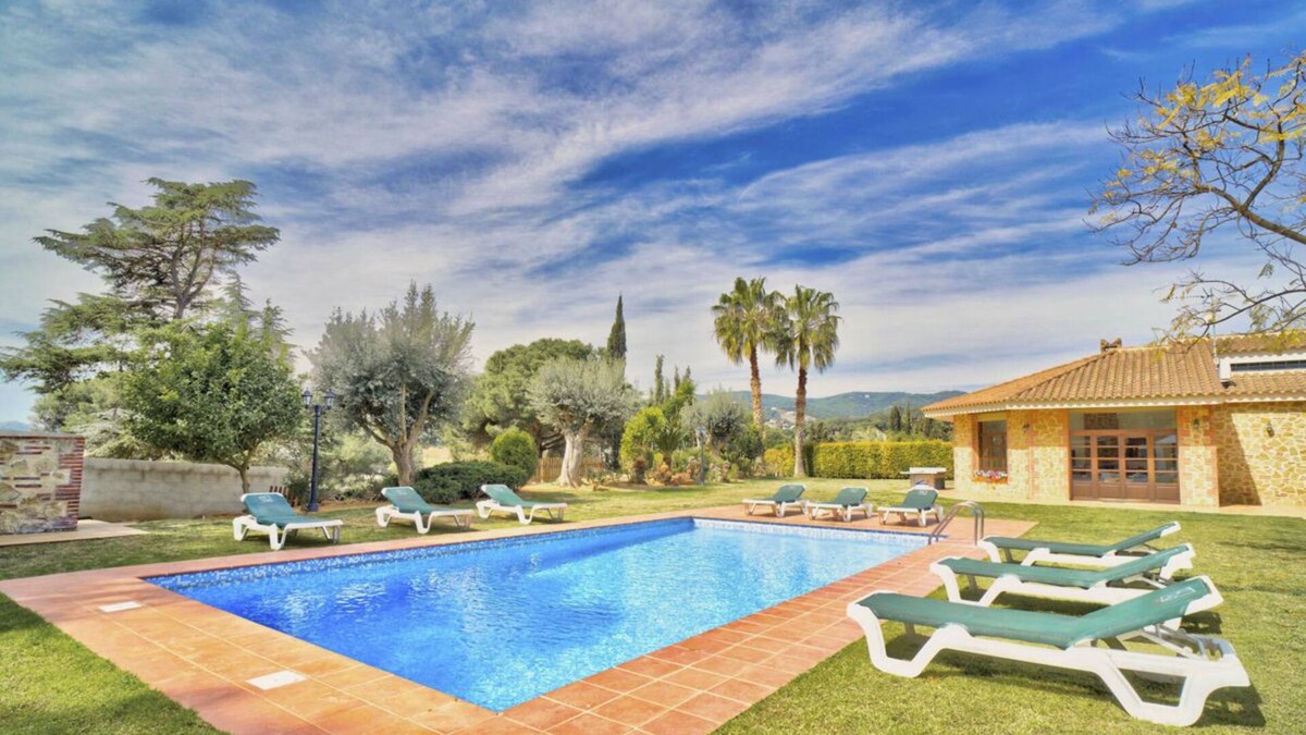 Sant Andreu de Llavaneres Villa | Casa Belle Aire - Five Bedroom Villa, Sleeps 16