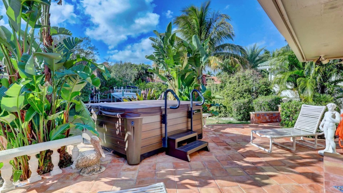 Palm Beach Gardens House | Casa Bella, Palm Beach Gardens/Jupiter Waterfront Oasis - Juno Beach 1.25 MI