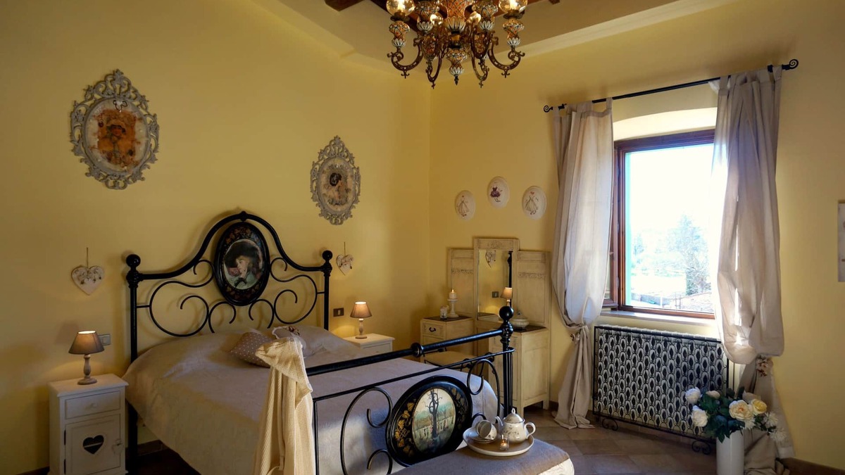 Vicopisano Apartment | "Casa Bella Vista" Medieval tuscan apartment -family/group friendly near Pisa