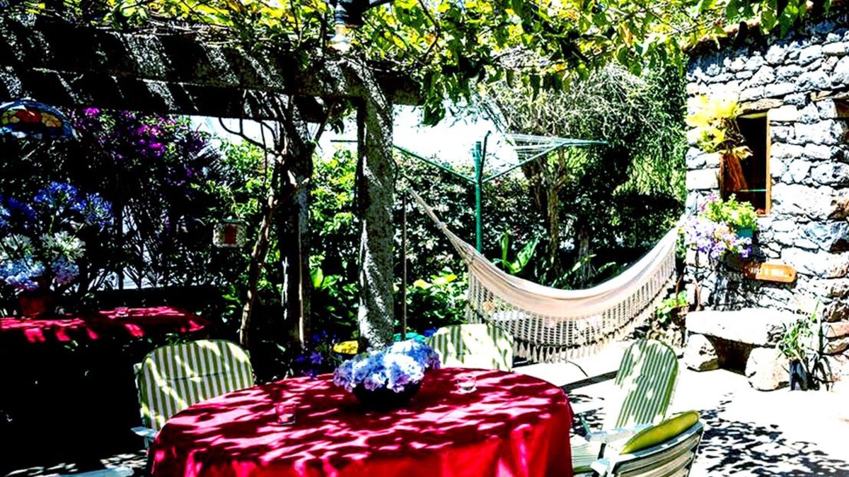 Arco da Calheta Cottage | CASA BELO GARDEN near the beach/countryside, paragliding walking tours