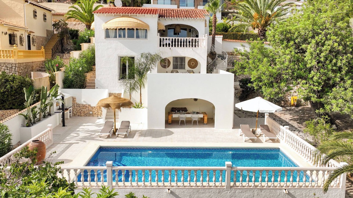 Benissa Coast Villa | Casa Benissima - Villa with large swimming pool and sea view in a quiet area