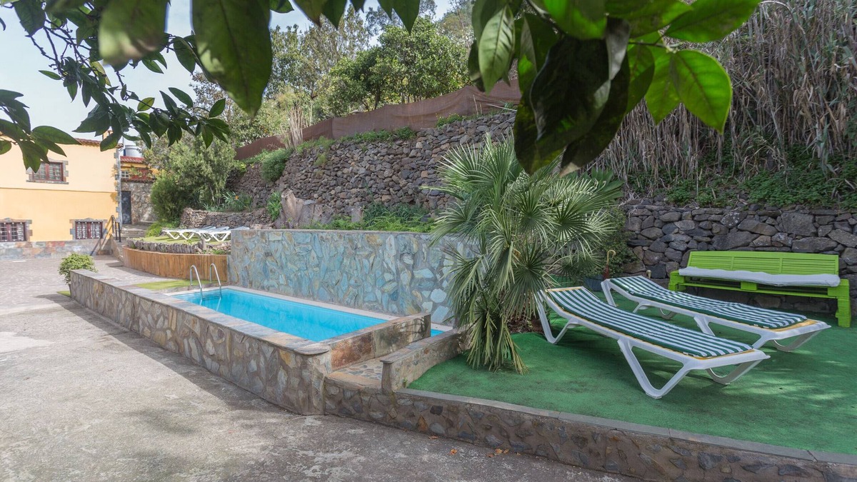 Teror Villa | Casa Besan - 6BR Private Pool, Terrace & Parking