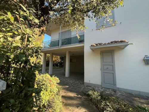 Magreta Apartment | Casa Bianca con giardino a Magreta di Formigine