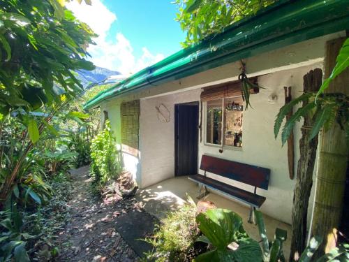 Cocorna House | Casa blanca, Refugio Natural Jacaranda