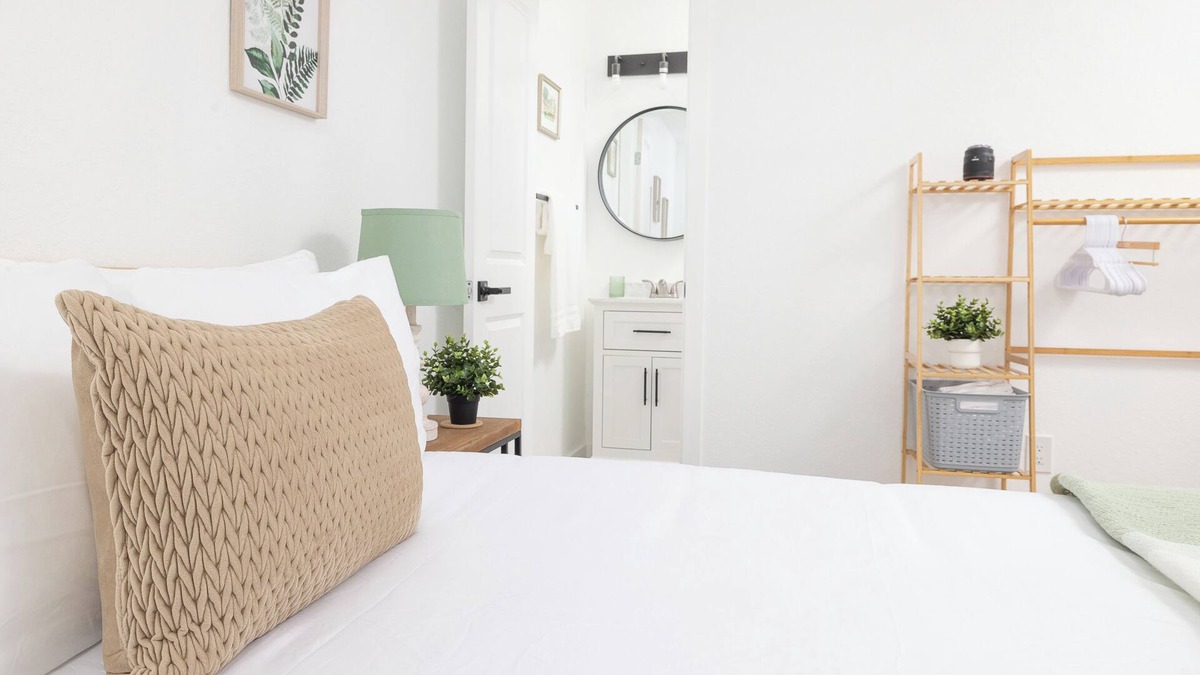 Uptown House | Casa Bohemia - 5 Star Location - Convenience and Comfort - Free L2 EV Charging