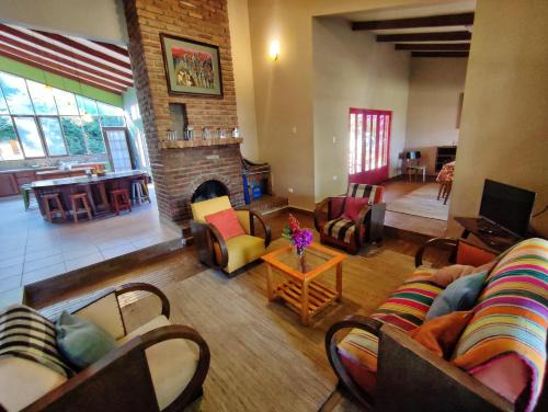 Tiquipaya House | Casa Bonita de Anna