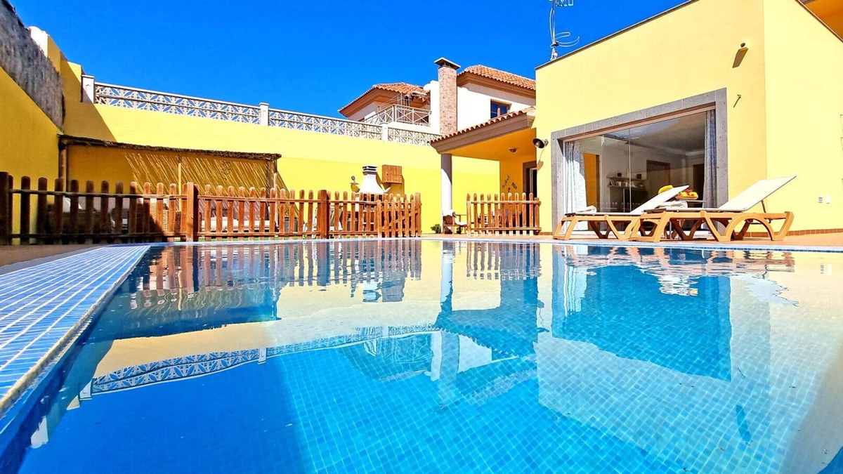 Tarajalejo House | Casa Bonita, Tarajalejo, Garden, Pool, Internet