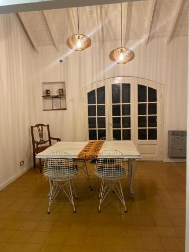 Zarate Apartment | Casa Brown
