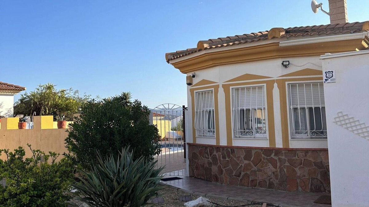 Zurgena Villa | Casa Bueno- Sleeps 7, Private Pool & AirCon