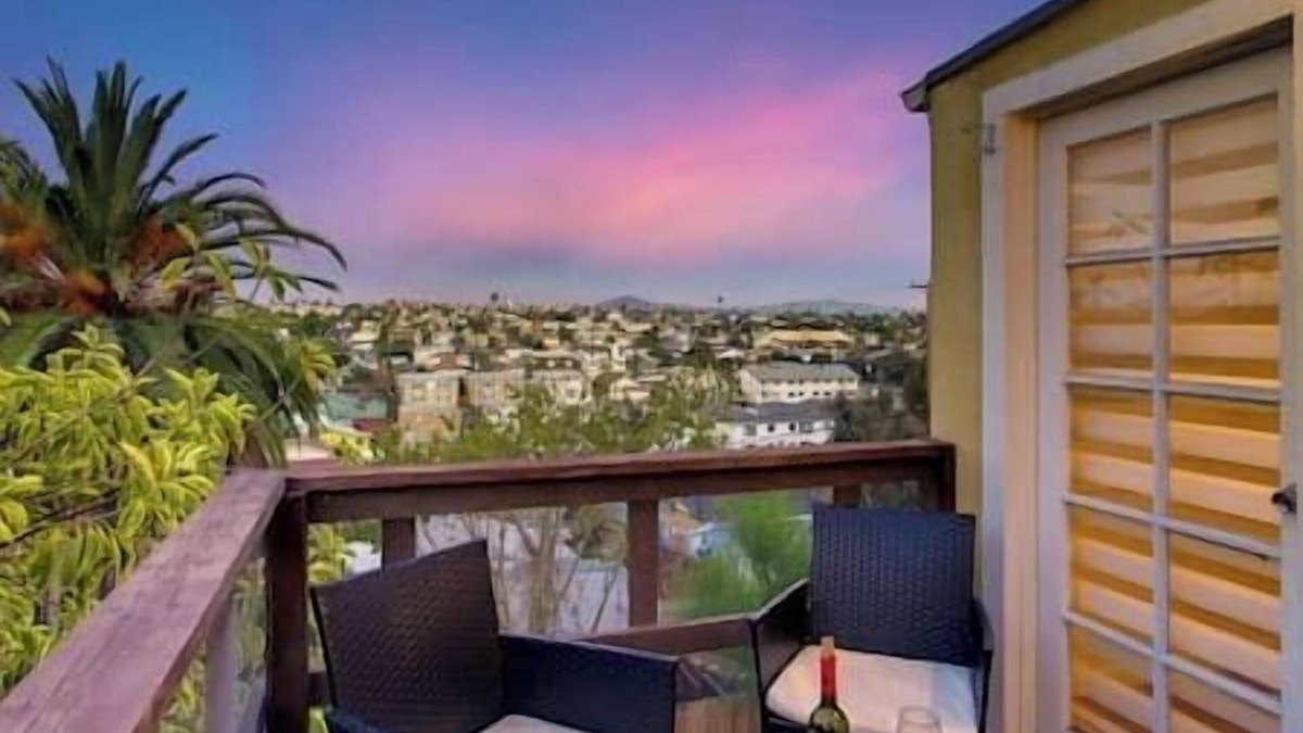 North Park Apartment | Casa California-Spacious - 3 Bdr/Backyard Firepit/Playground/Gaslamp/Zoo/Beach