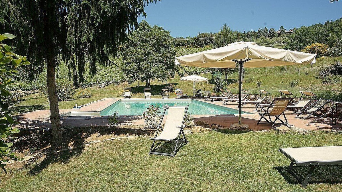 Pontassieve House | Casa Camomilla B: A welcoming one-story independent house surrounded by meadows and by green hills, with Free WI-FI.