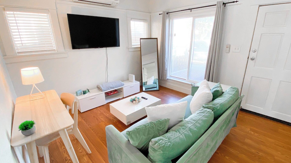 City Heights House | Casa Carlos - In the heart of San Diego