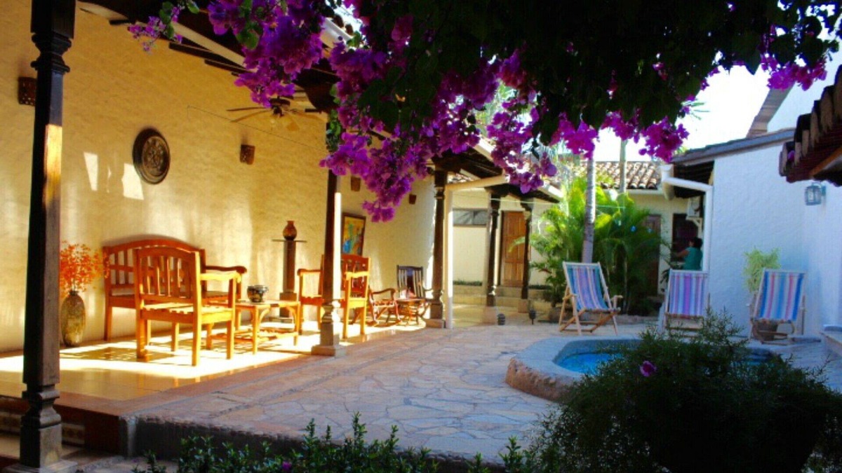 Granada House | Casa Cascada Colonial House with Pool