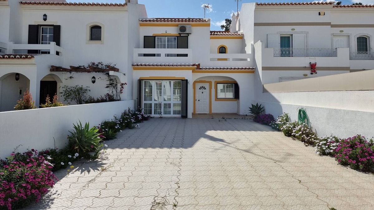 Retur House | Casa Cathy - Praia Adão e Eva