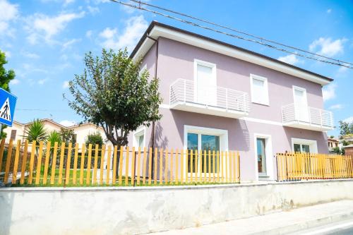 Osimo House | Casa cela