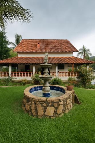 Mucunge da Grama House | Casa Cinematográfica com Piscina Area Gourmet Sauna Lago Espaço de Festa