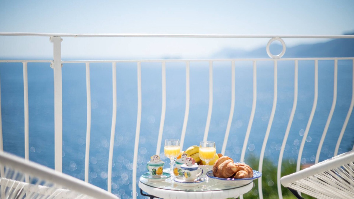 Praiano Ski Chalet | Casa Clara - Modern House with Breathtaking Views of Capri and Positano