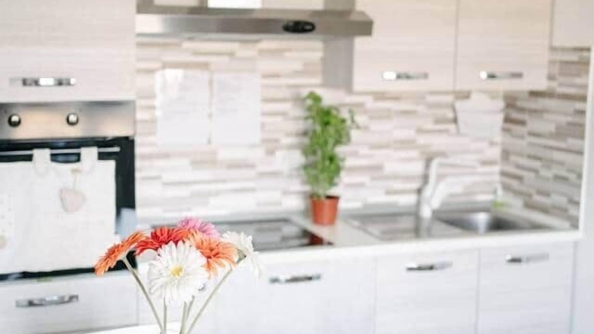 Villaggio Carrao Apartment | Casa Cleo - seaside apartment, WiFi, Netflix, A/C, pets allowed