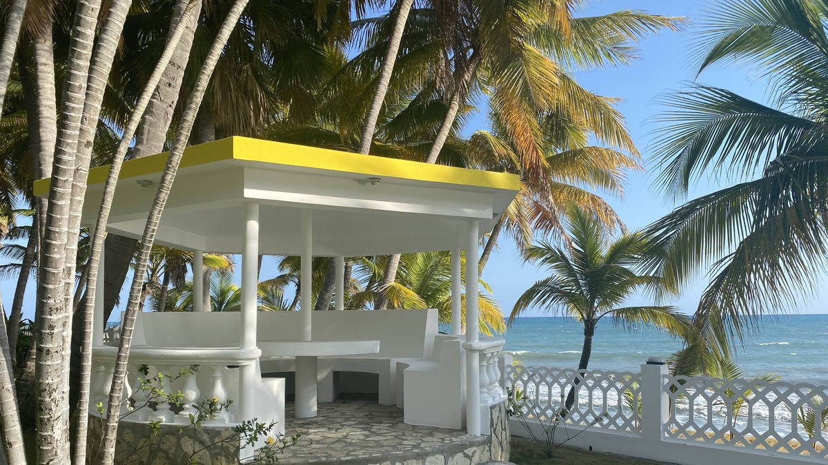 Bocacanasta House | CASA COCO in the tropical garden by the sea