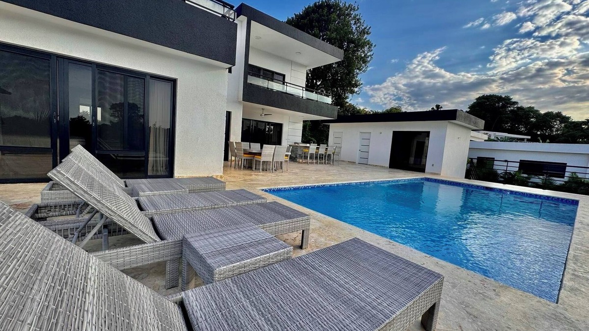 La Mulata Villa | CASA COCO-MODERNO Superior 4 Master @ Casa Linda