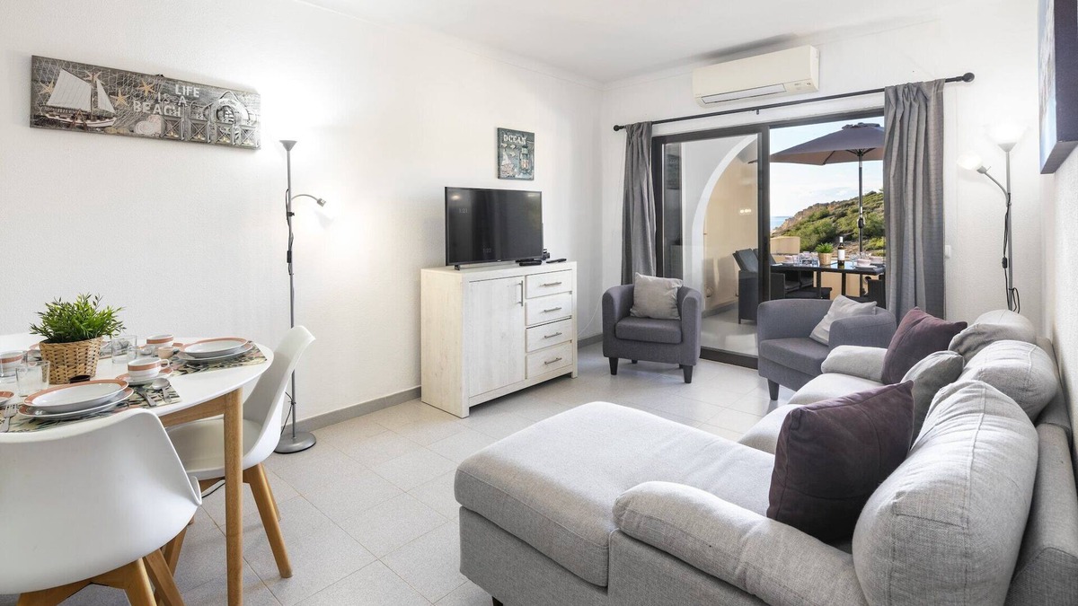 Vale de Centianes Apartment | Casa Colina Sol 611 - Seaview apartment