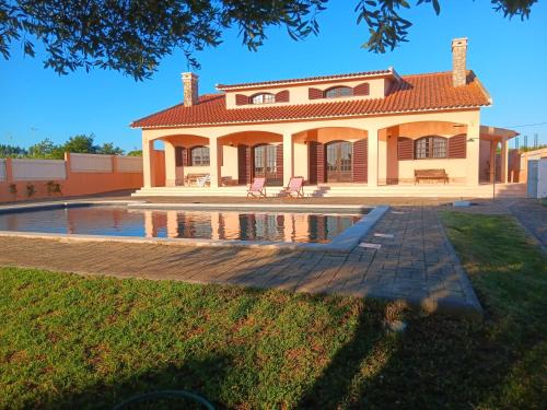 Cadaval House | Casa com Arte - country house with swimming pool