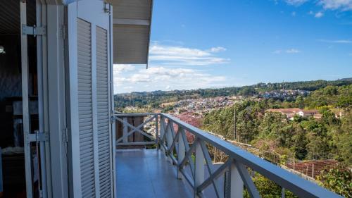 Vila Albertina House | Casa com lareira, Wi-Fi e varanda com vista