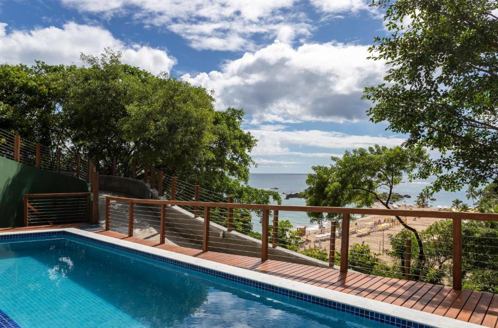 Morro de Sao Paulo House | Casa com piscina, deck e vista para o mar