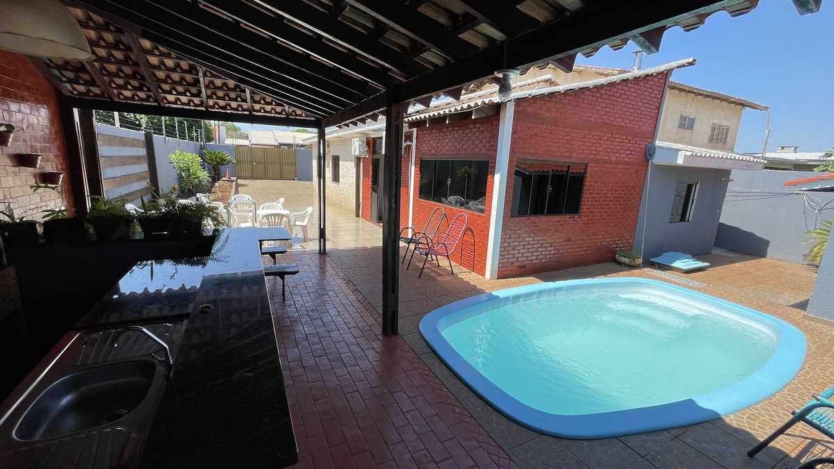 Foz do Iguacu House | Casa com Piscina e Áreas Gourmet com Churrasqueira em Foz do Iguaçu