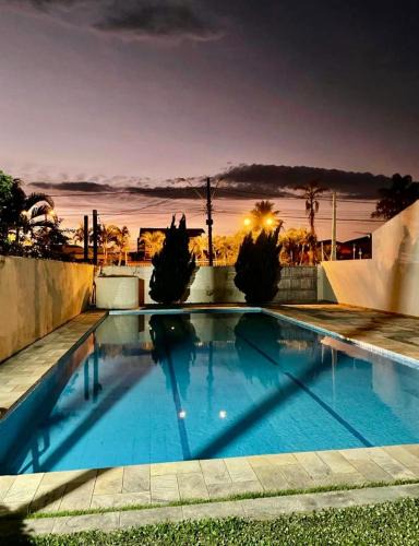 Centro House | Casa com piscina e churrasqueira Itanhaém
