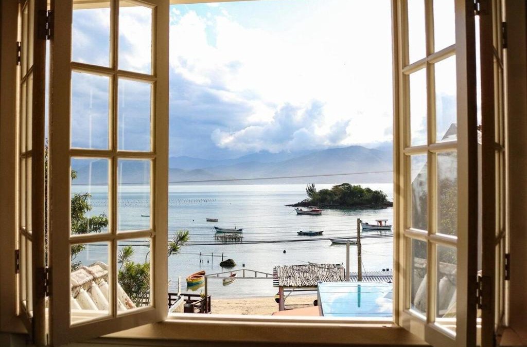 Caiacanga House | Casa com piscina vista mar por do sol