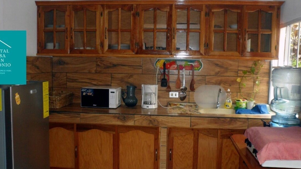 Ahuachapan House | Casa completa, 8 Invitados, 3 recamaras, 2 banios, Extra invitados 10.00 por dia