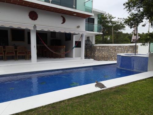 Tequesquitengo House | Casa con acceso al lago