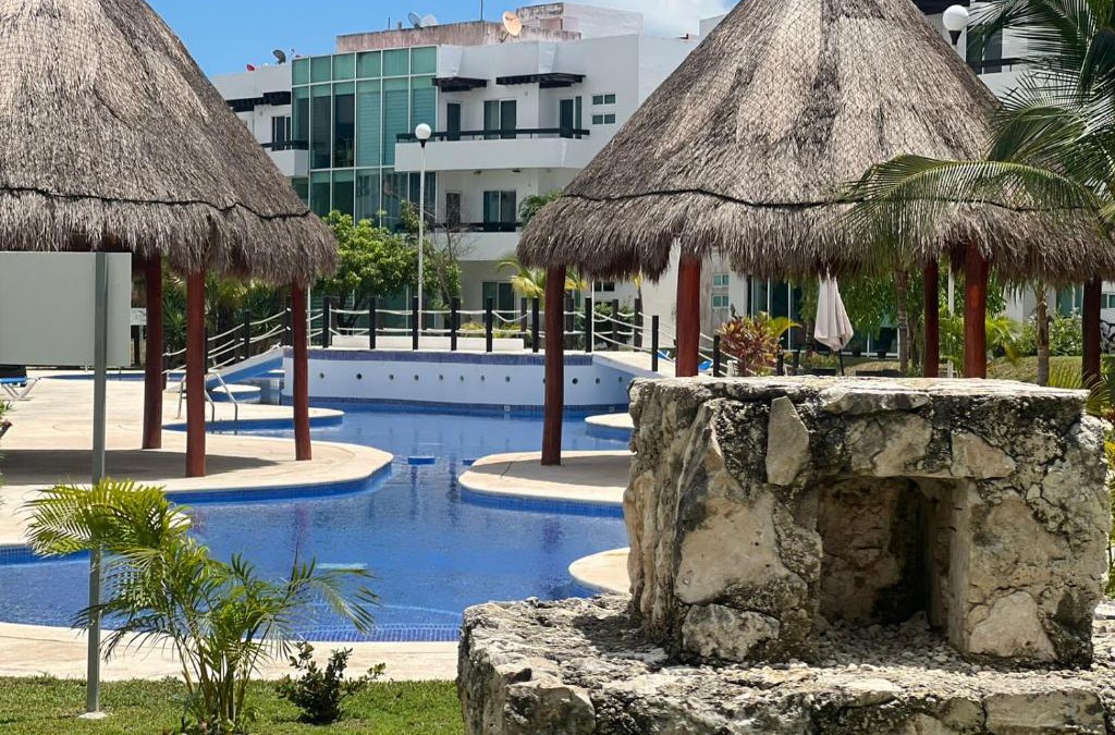 Cancun House | Casa con alberca y jardín en Cancún
