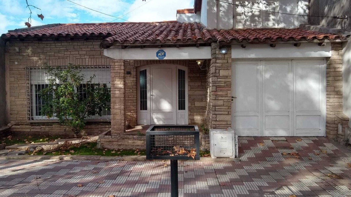 San Rafael House | Casa con Cochera en el Centro de San Rafael