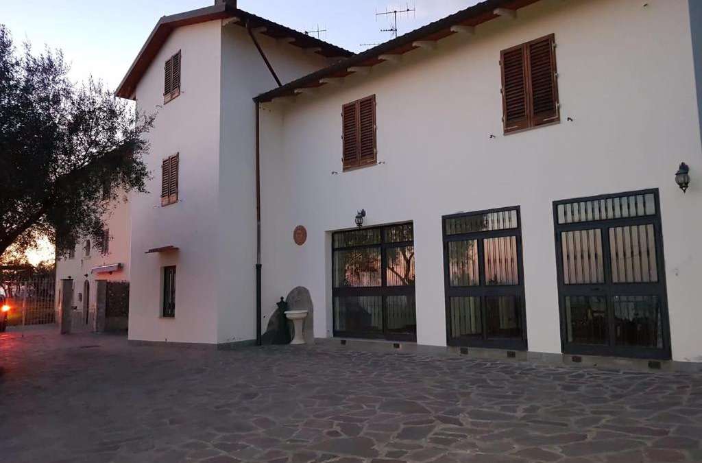 Terranuova Bracciolini House | Casa con piscina camino e biliardo