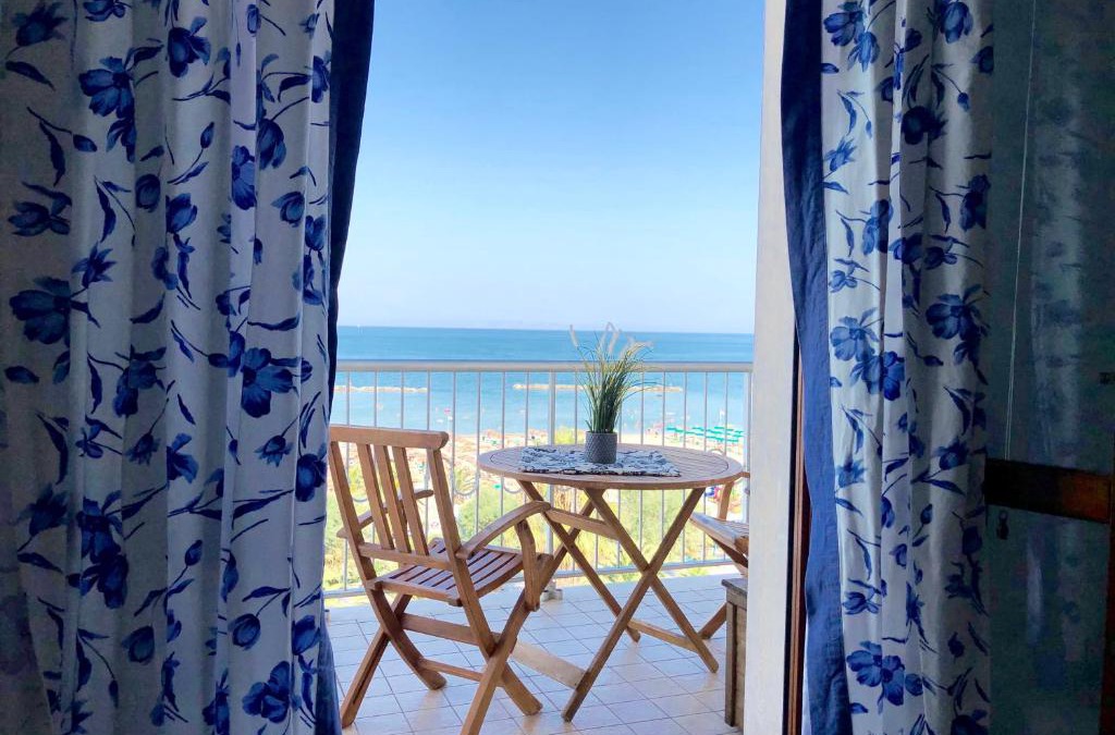 Porto d'Ascoli Apartment | Casa Confalonieri fronte mare con vista mozzafiato