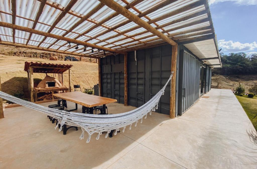 Bueno Brandao Villa | Casa Container com SPA e linda vista para a Serra da Mantiqueira
