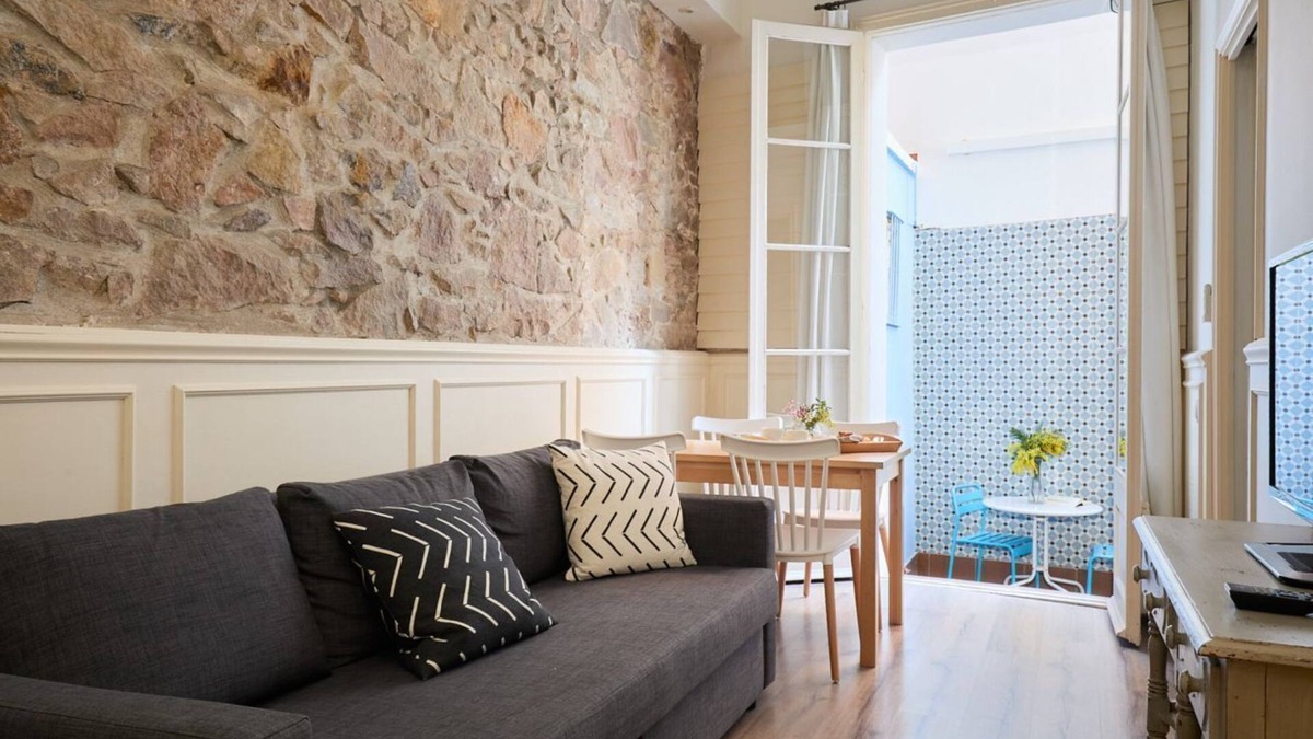 El Putget i Farro House | Casa Cosi - Patio 2 Barcelona
