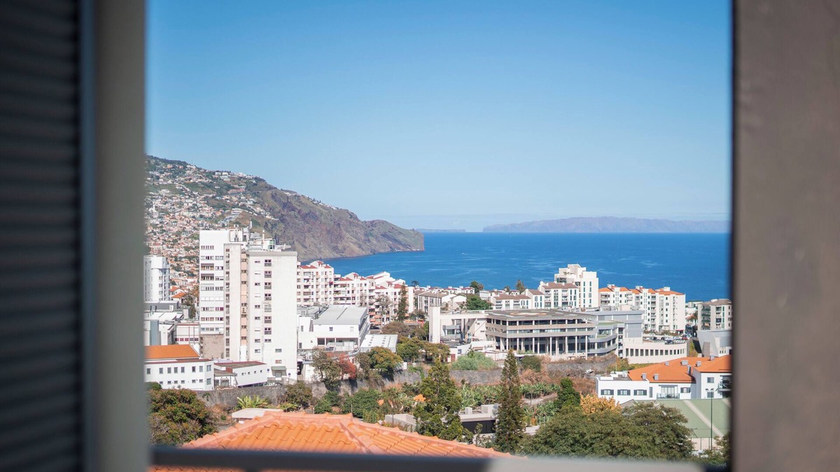 Sao Martinho Apartment | Casa da Baía – 3BR Bay Views