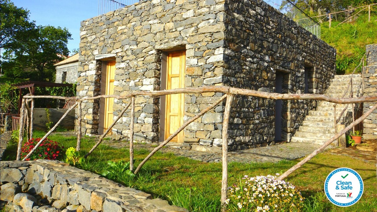 Ponta do Pargo House | Casa da Cascata B&B | Casas da Levada
