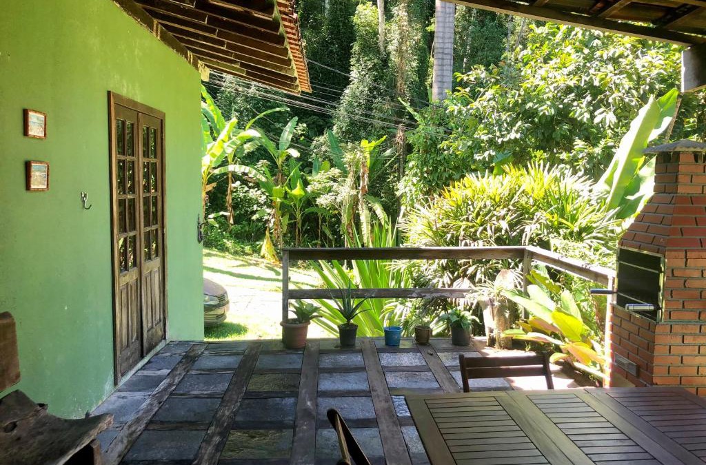 Parque das Palmeiras House | Casa da mata com piscina natural em condomínio