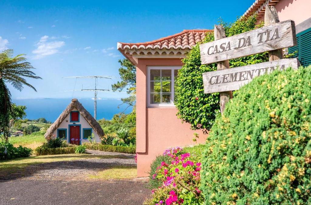 Santana House | Casa da Tia Clementina