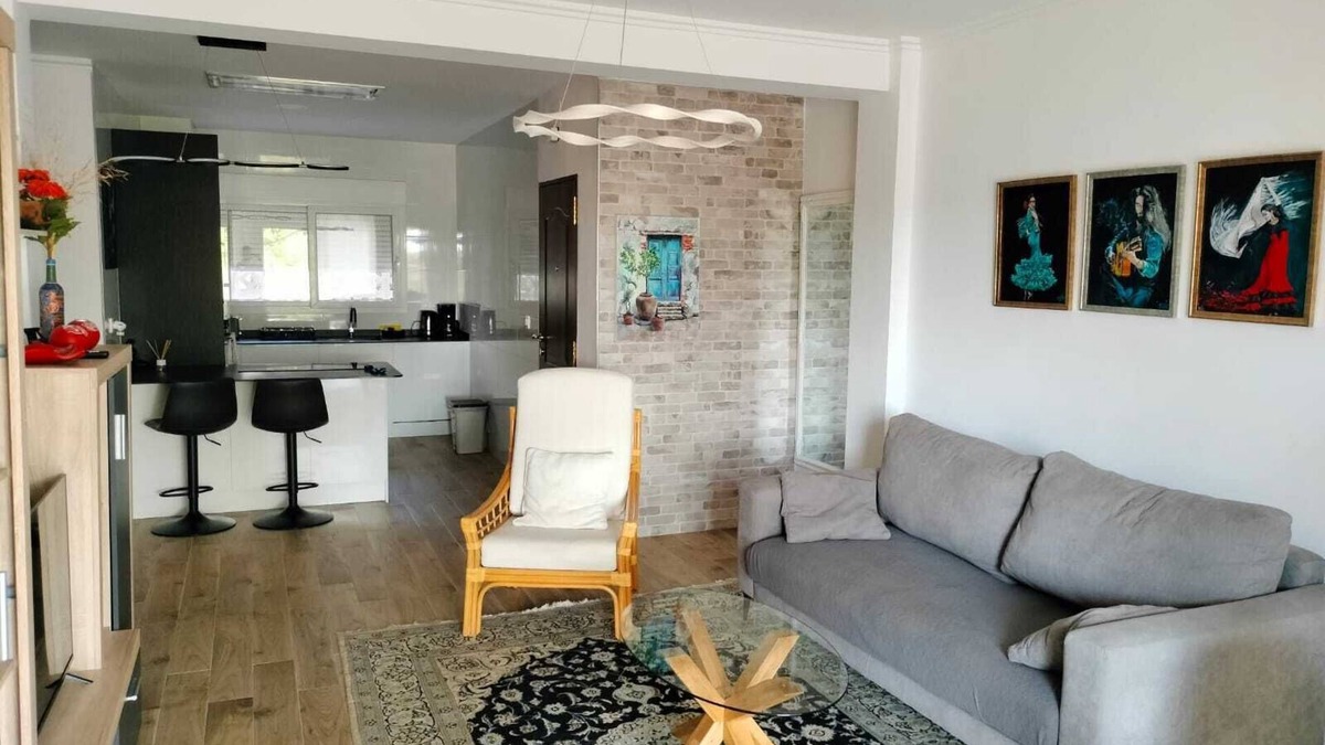 Les Deveses Apartment | Casa Darius- 84 sqm-3 sz. 100 m to the beach Deveses, Newly renovated, Air-conditioned
