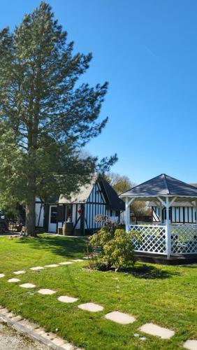 La Roussiere House | casa de invitados estilo normandie