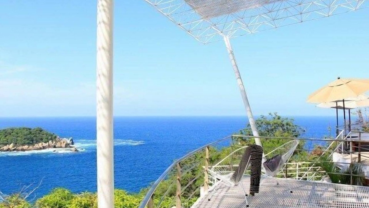 Las Playas Hotel | Casa de la Tierra in Acapulco con A/C