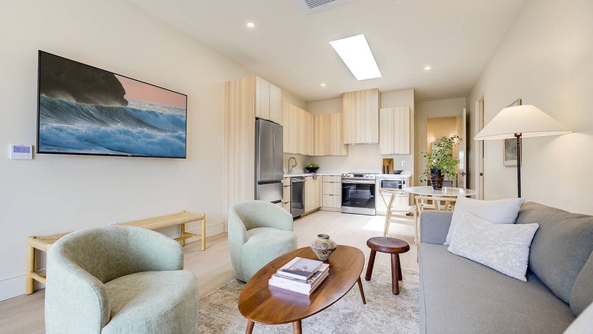 Santa Barbara Apartment | Casa De La Vina Unit 13 - Boutique Apartments