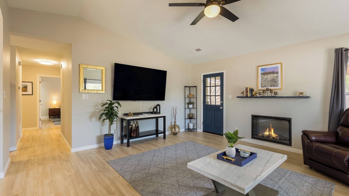 Albuquerque House | Casa De Los Globos/Luxury 2 Bedroom Home Steps From Balloon Fiesta Park