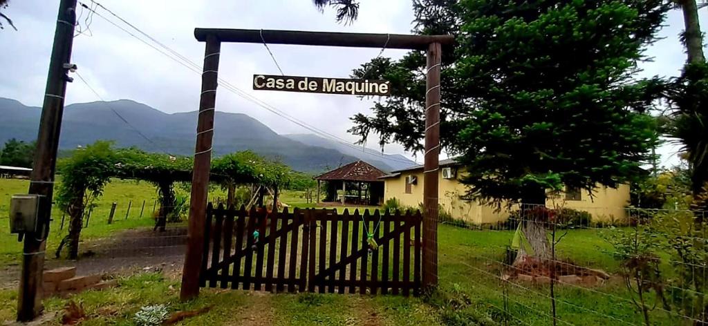 Maquine House | Casa de Maquiné