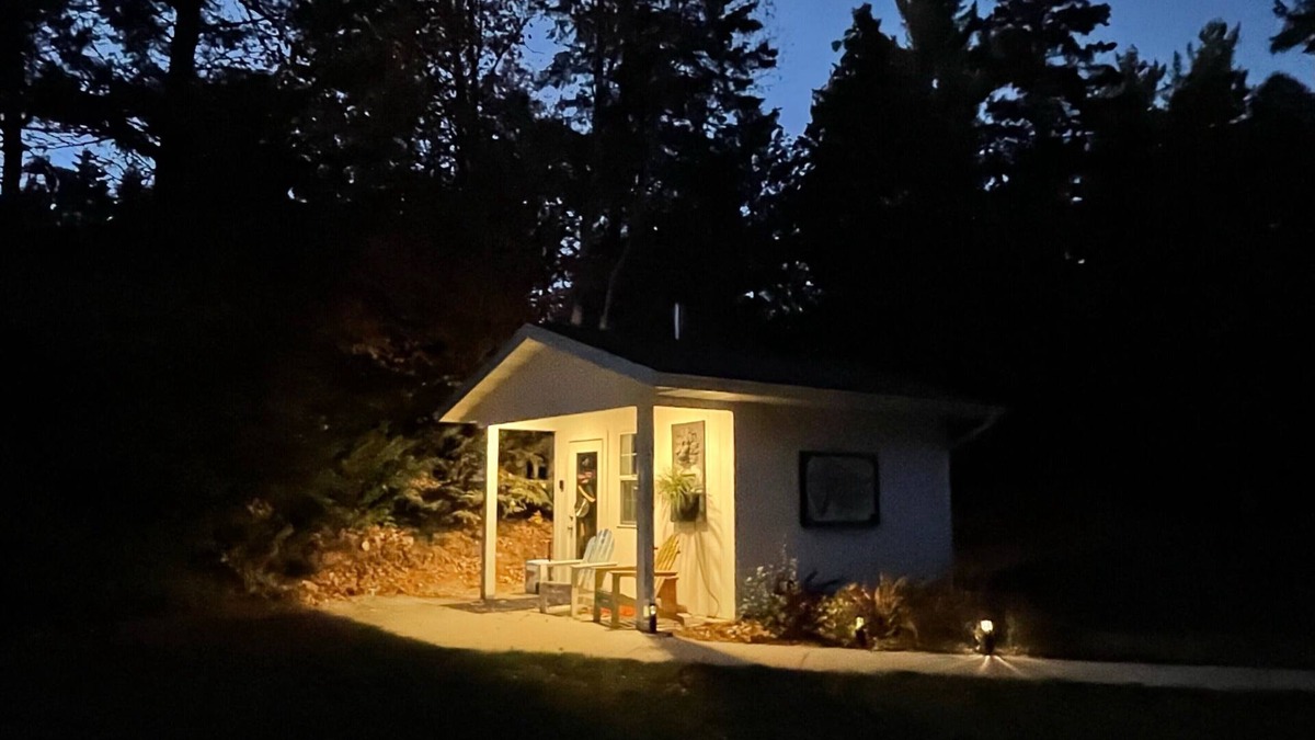 Manistique House | CASA DE MARC MARC GETAWAY Peaceful surroundings.n